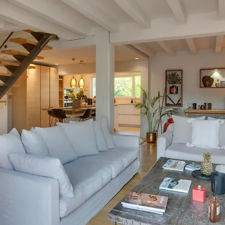 Villa Maison Avec Piscine Proche De La
